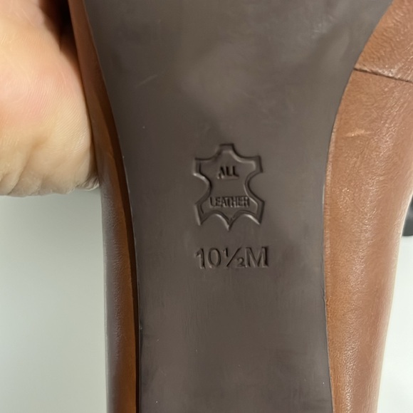 Tory Burch Leather Pumps - Picture 14 of 14